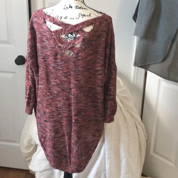 2 sweaters - Picture 3 of 8